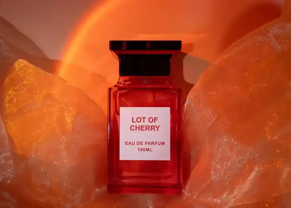 Prezentare produs parfum Lot of Cherry